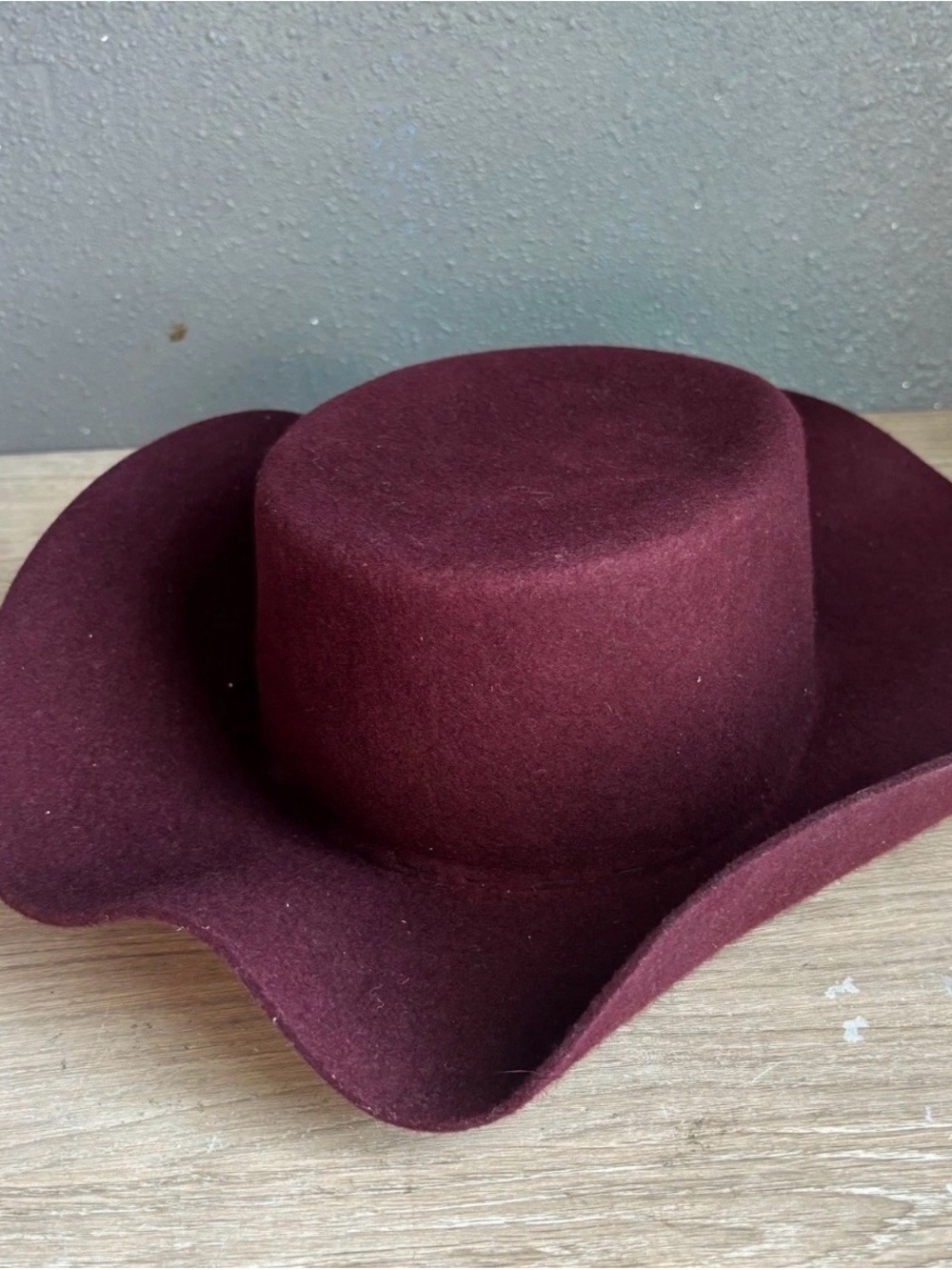 Agnoulita hat Vintage Greek Design, Red Wine